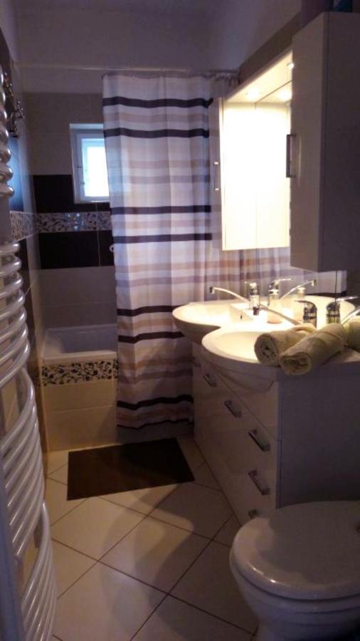 شقة Laszlo Apartman تيهاني المظهر الخارجي الصورة