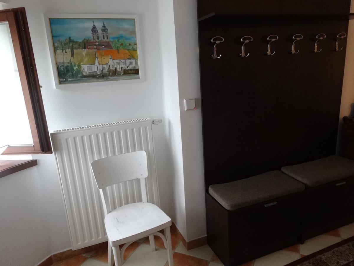 شقة Laszlo Apartman تيهاني المظهر الخارجي الصورة